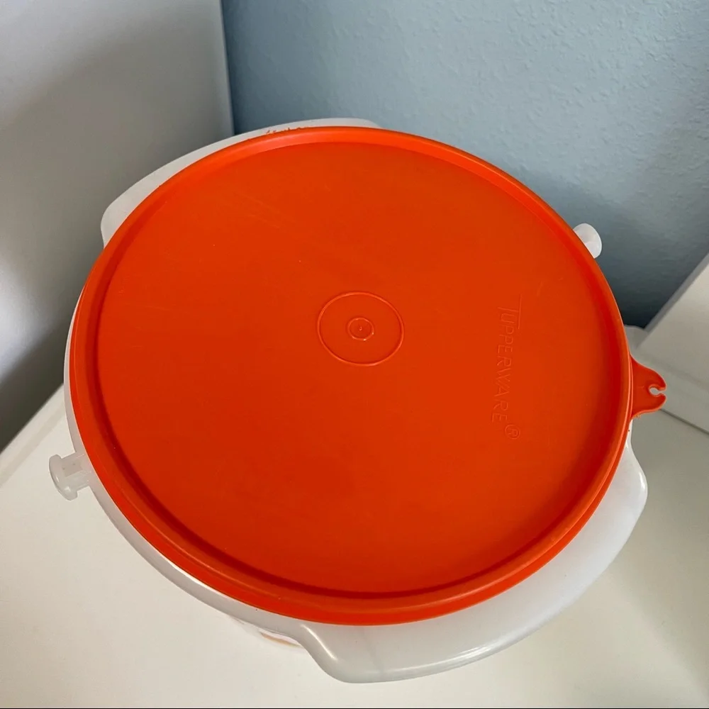 Tupperware X Large Canister Storage Contajner 8 1/2”H - Picture 8 of 10